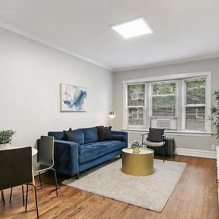 Chic & Fully Furnished 2Br Apartment - Roscoe 1