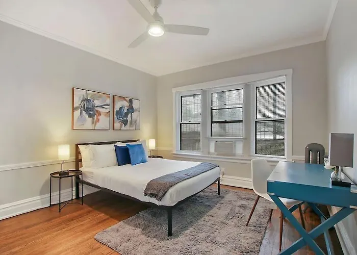 Apartment Chic & Fully Furnished 2br - Roscoe 1